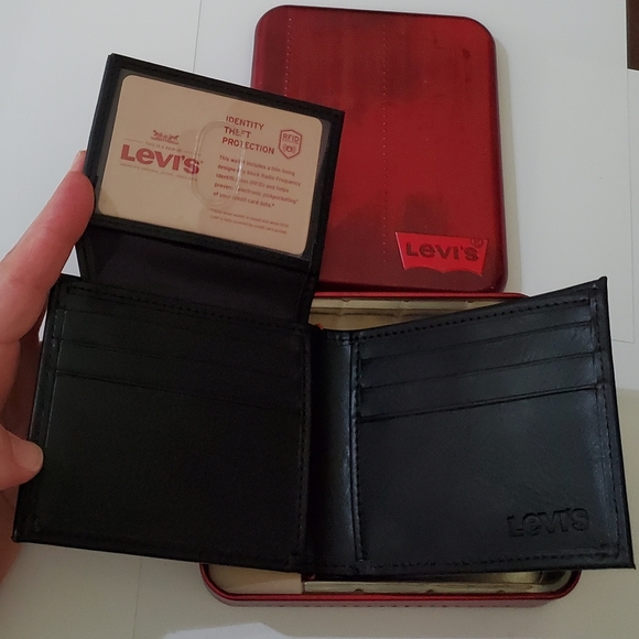 🤩New in box Levi's black mens wallet - Picture 5 of 10